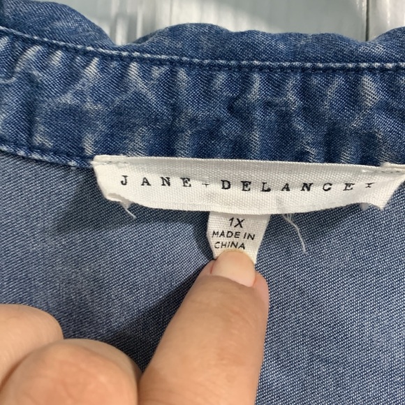 Jane & Delancey Box Top - Picture 3 of 5